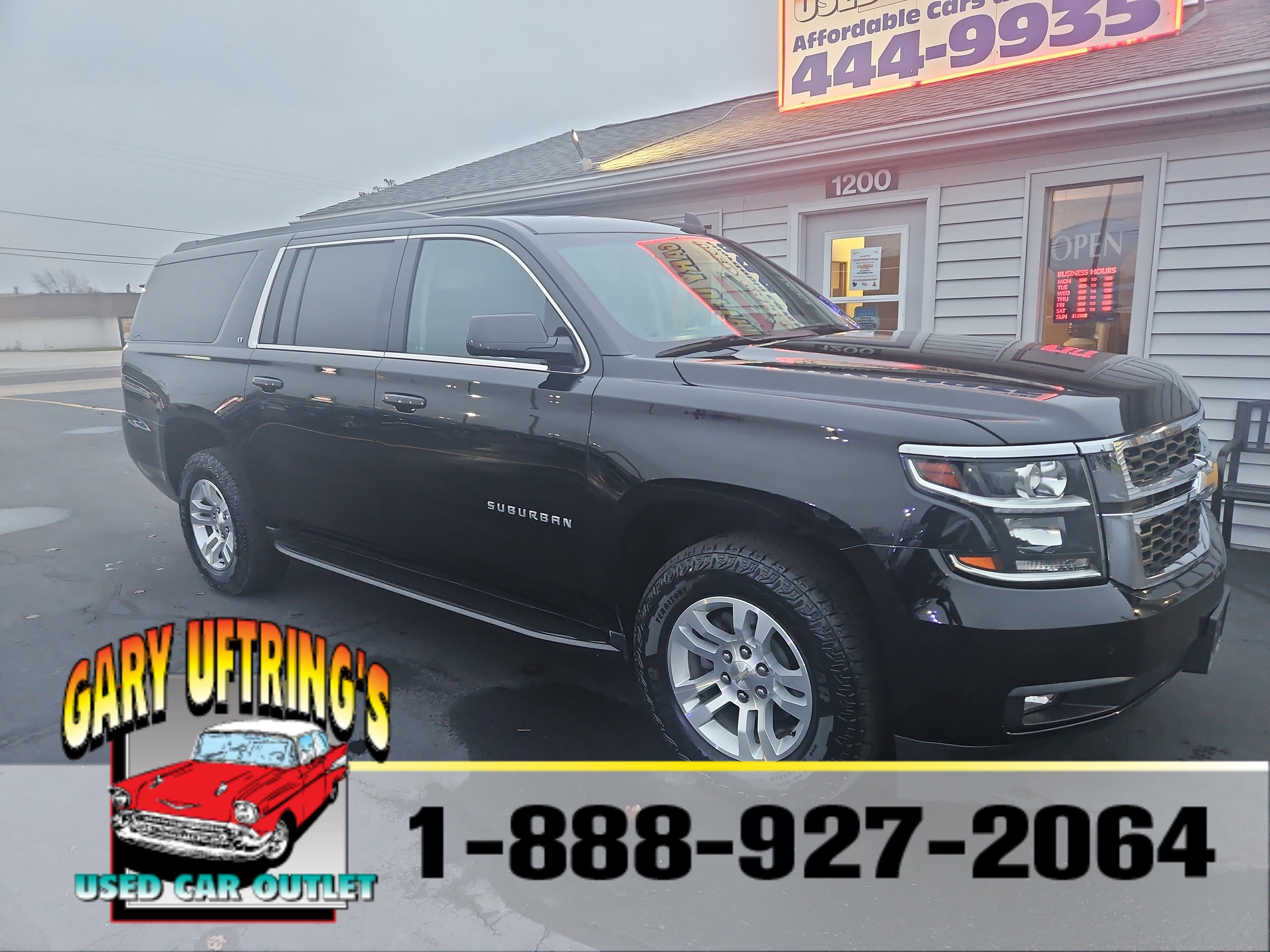 2019 Chevrolet Suburban LT's photo