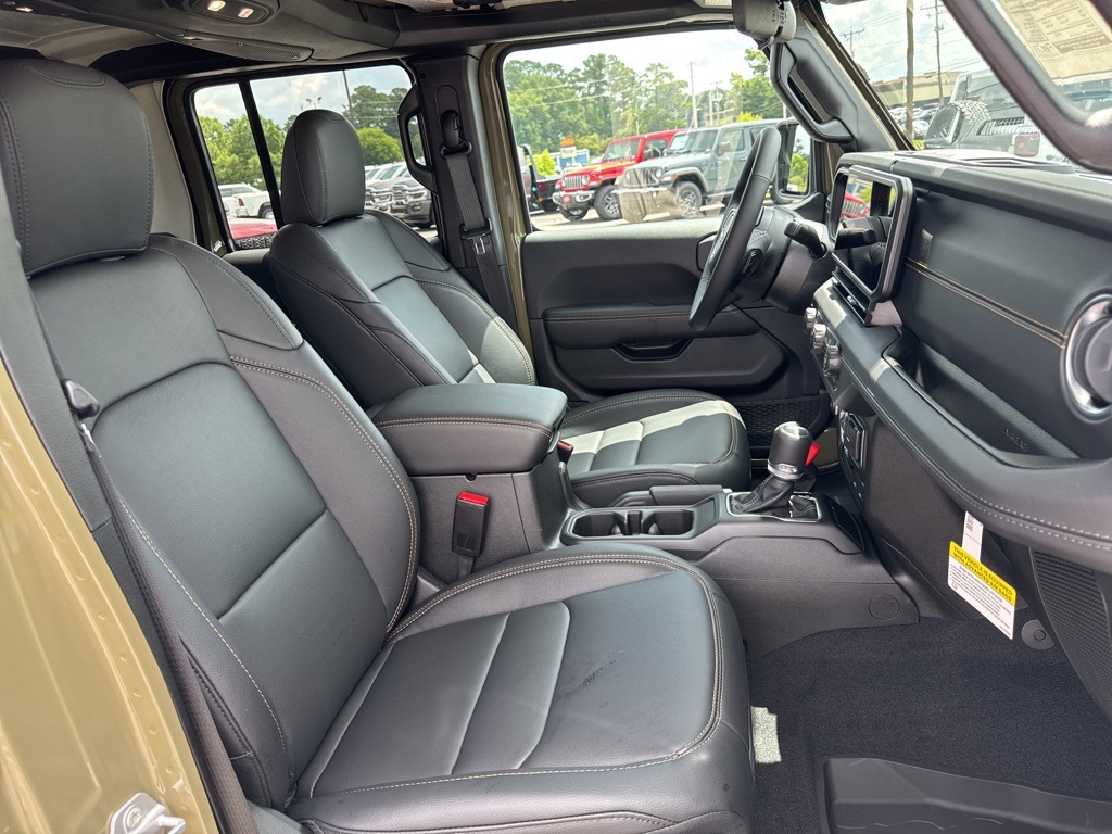 2025 Jeep Gladiator Sport photo 28