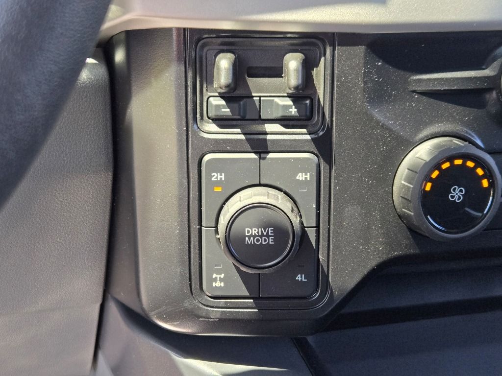 2025 Ford F-250 XLT photo 24