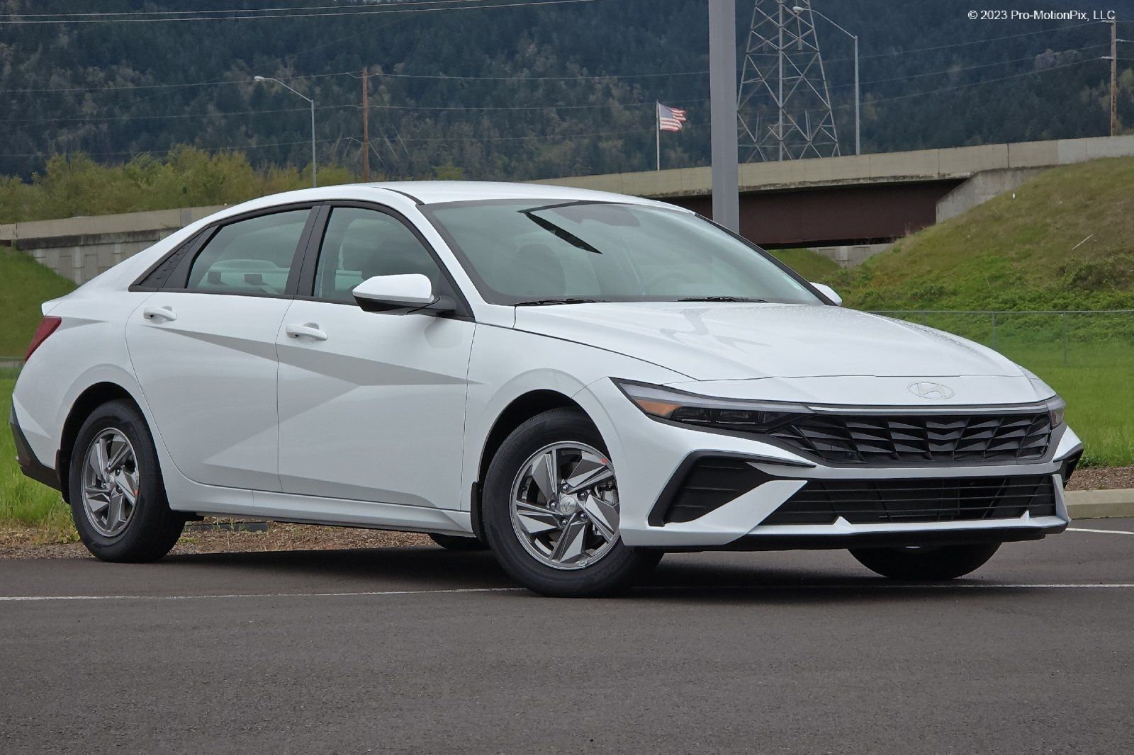 2025 Hyundai Elantra SE's photo