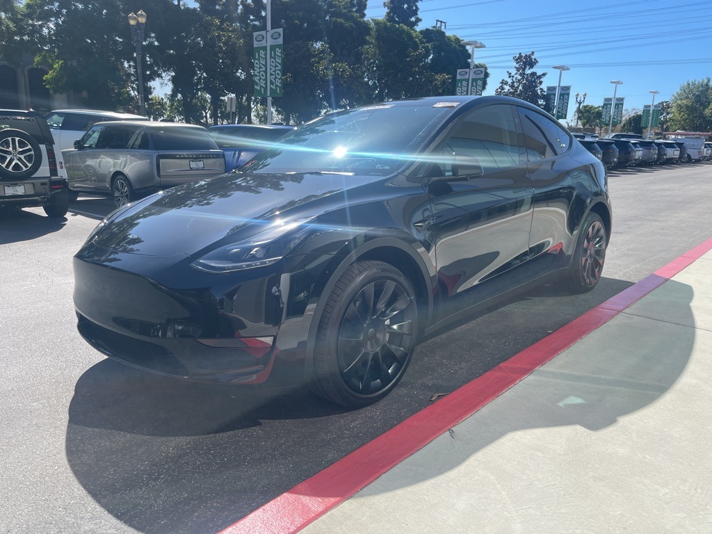 Used 2024 Tesla Model Y Long Range with VIN 7SAYGDEE7RF062961 for sale in Northfield, Minnesota