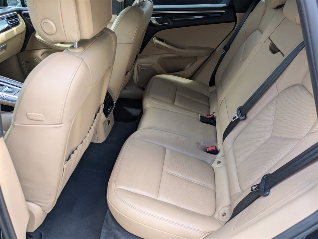 2020 Porsche Macan Base photo 12