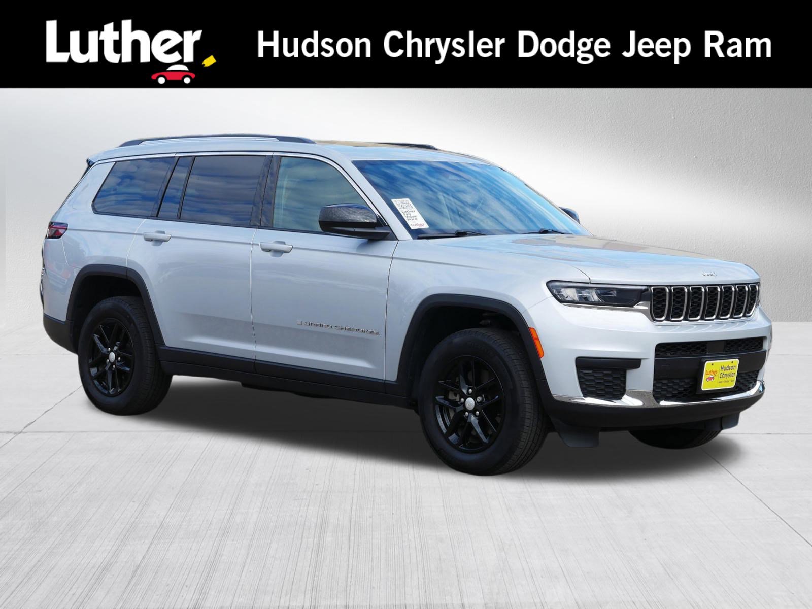 2023 Jeep Grand Cherokee L Laredo's photo