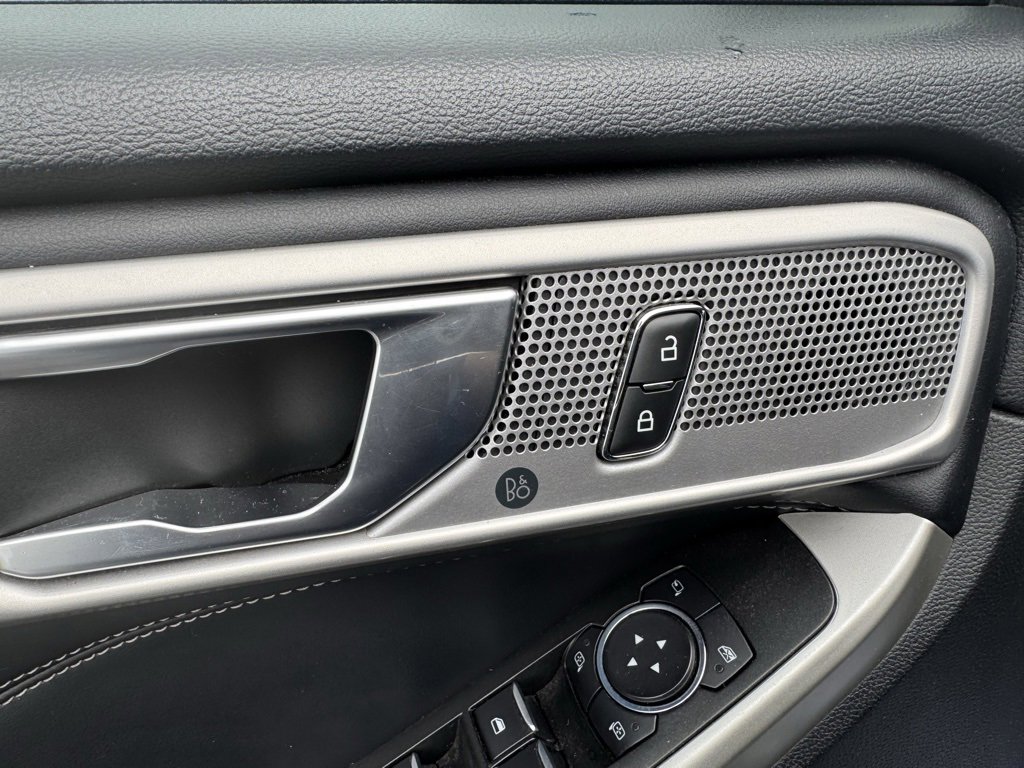 2022 Ford Explorer Limited photo 16
