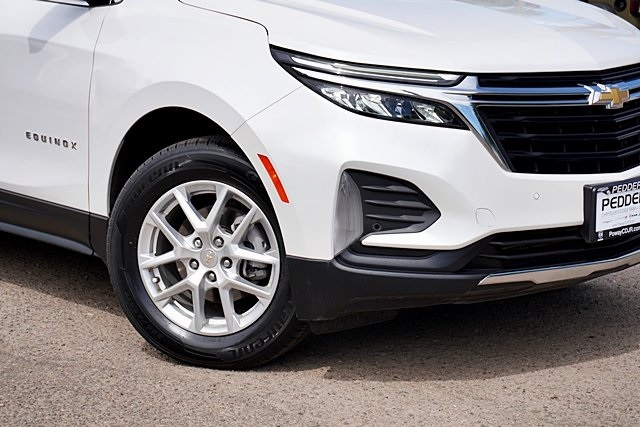 2024 Chevrolet Equinox LT photo 3