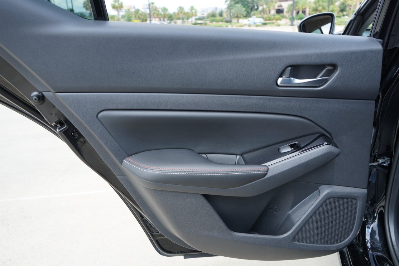 2023 Nissan Altima SR photo 30