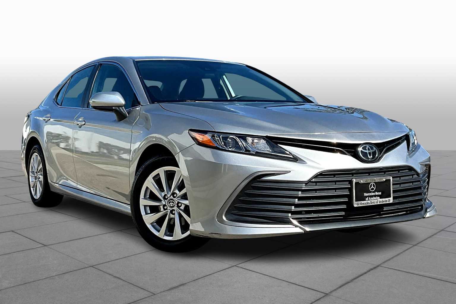 2023 Toyota Camry LE photo 2