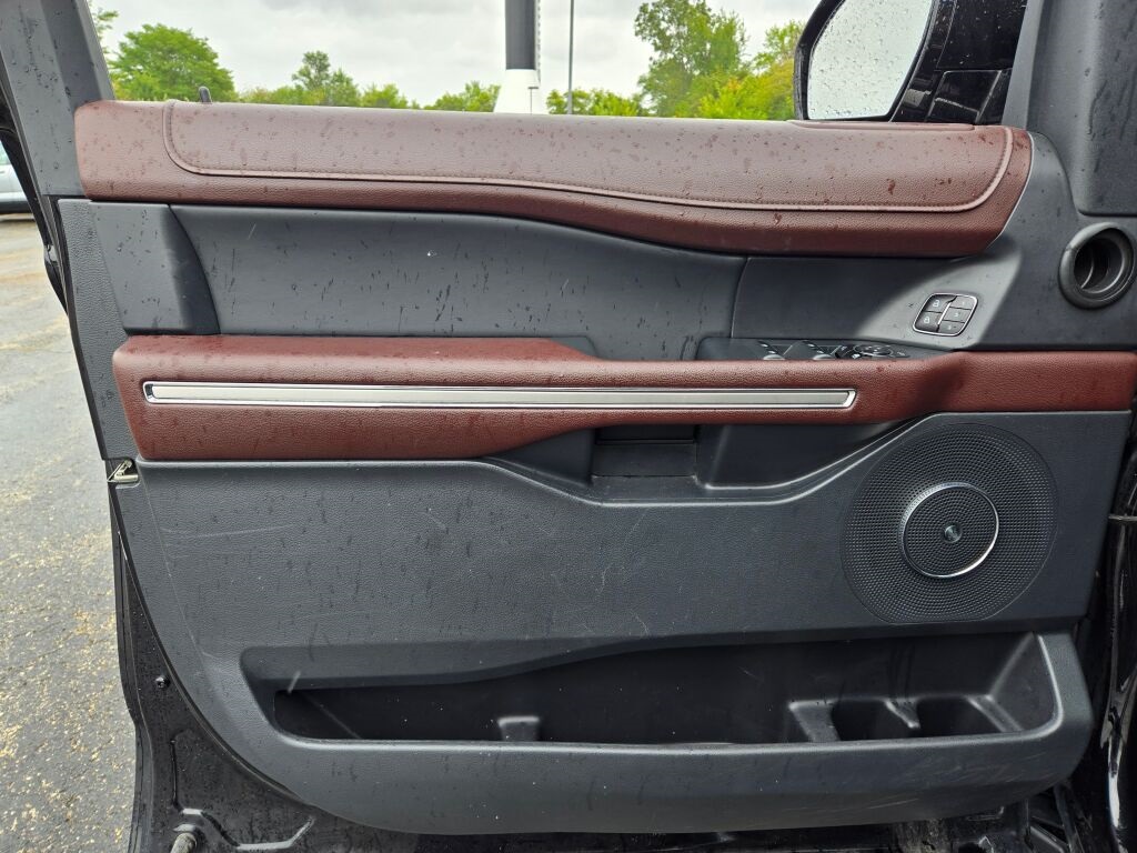 2023 Ford Expedition MAX Limited photo 20