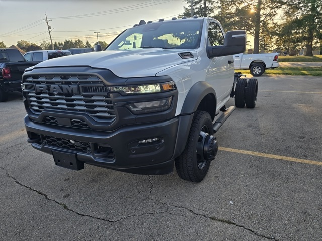 2025 Ram 5500 photo 3