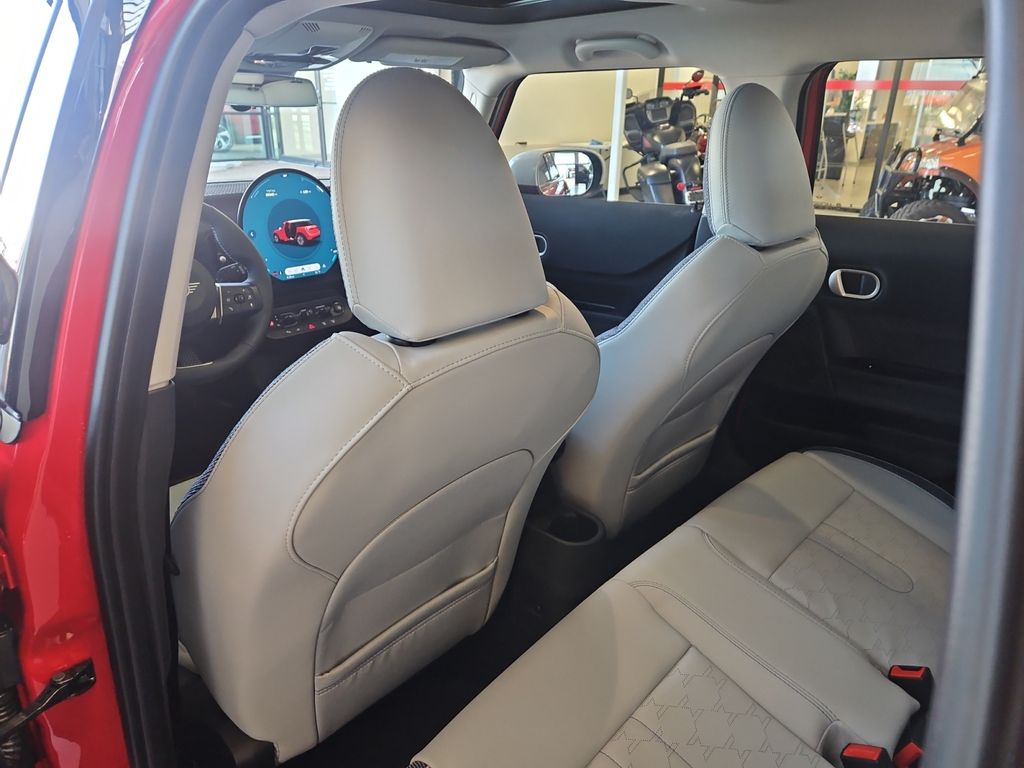 2025 Mini Cooper 4 Door Hardtop Signature photo 18