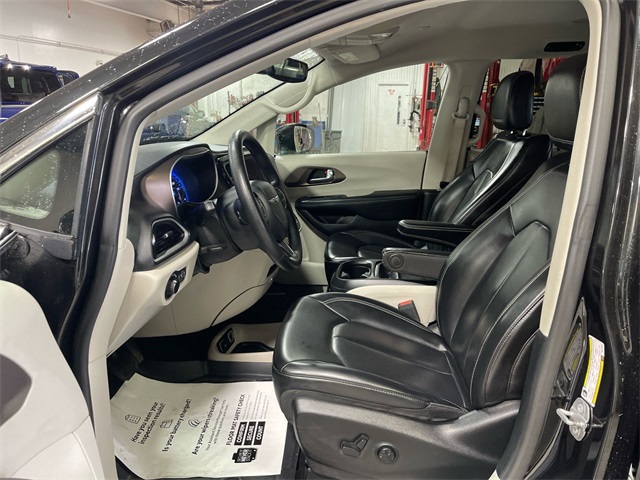 2021 Chrysler Voyager LXi photo 11