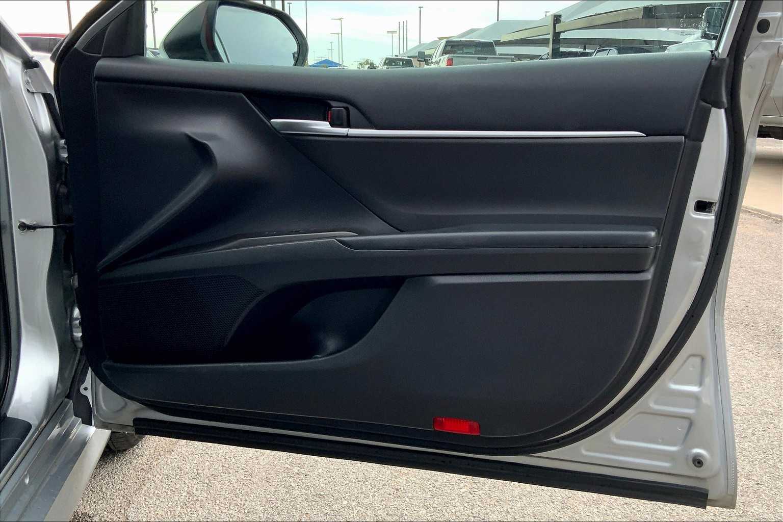 2022 Toyota Camry LE photo 21