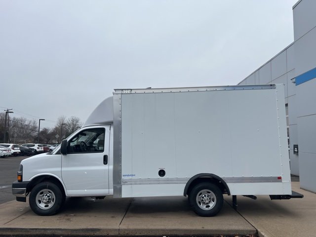 2024 Chevrolet Express Cutaway 3500 photo 5