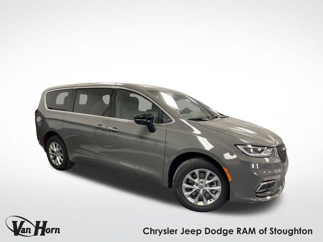 New 2025 Chrysler Pacifica Select Passenger Van in Plymouth F614016N