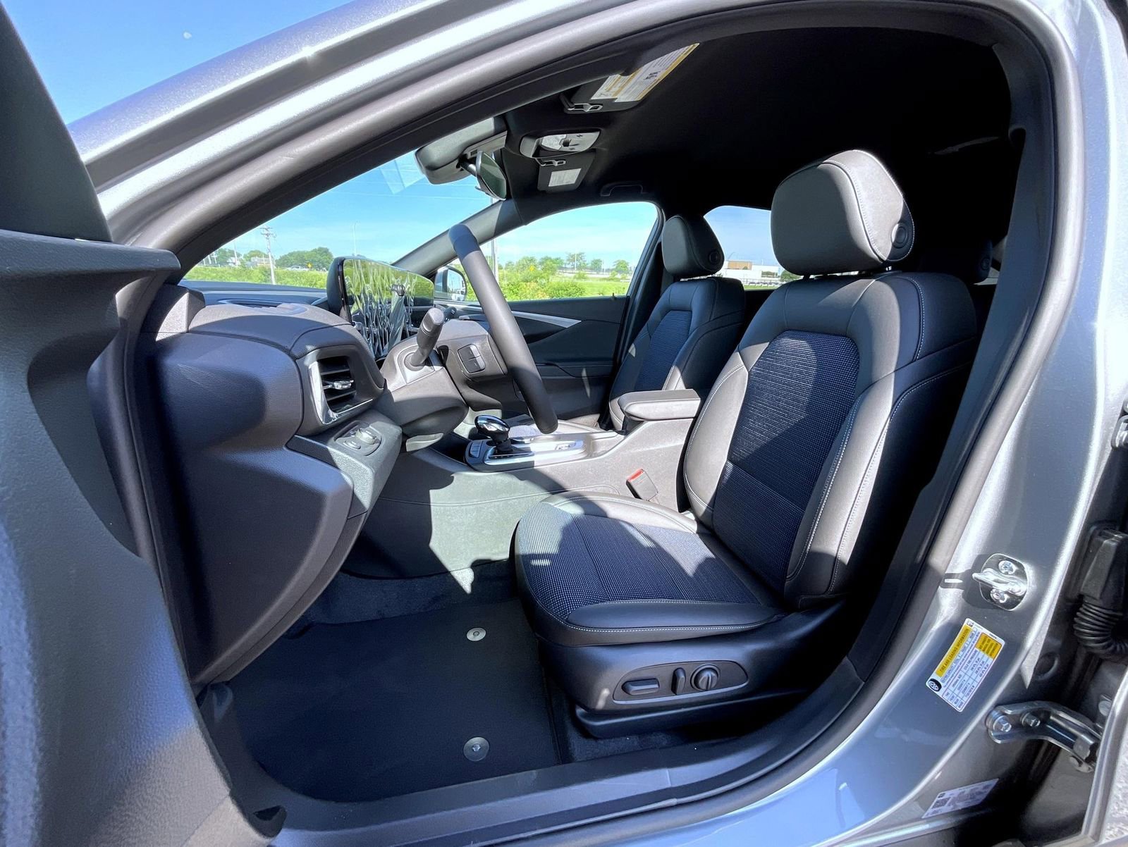 2025 Buick Envista Preferred photo 10