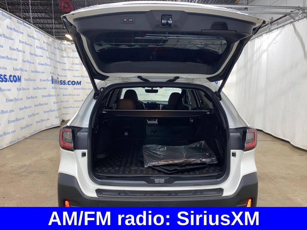 2022 Subaru Outback Touring XT photo 12