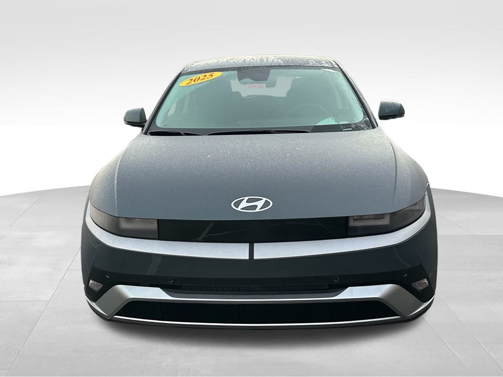 2025 Hyundai Ioniq 5 SE photo 2
