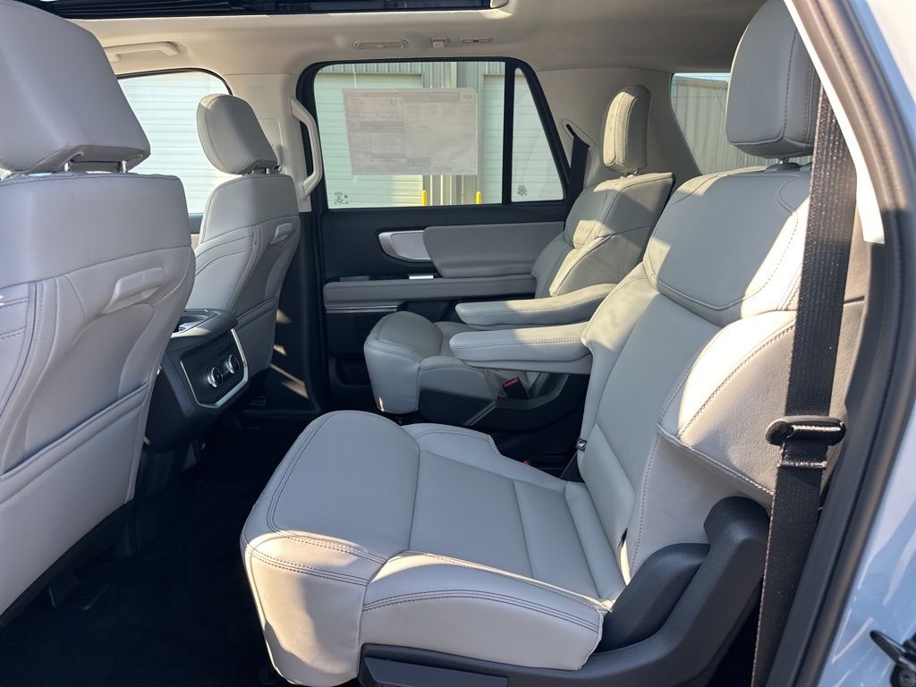 2025 Ford Expedition MAX photo 35