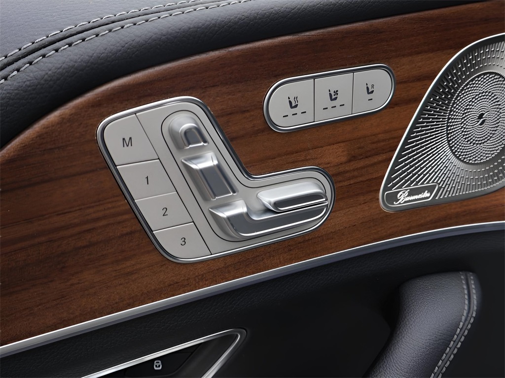 2025 Mercedes Benz GLS 580 4MATIC photo 27
