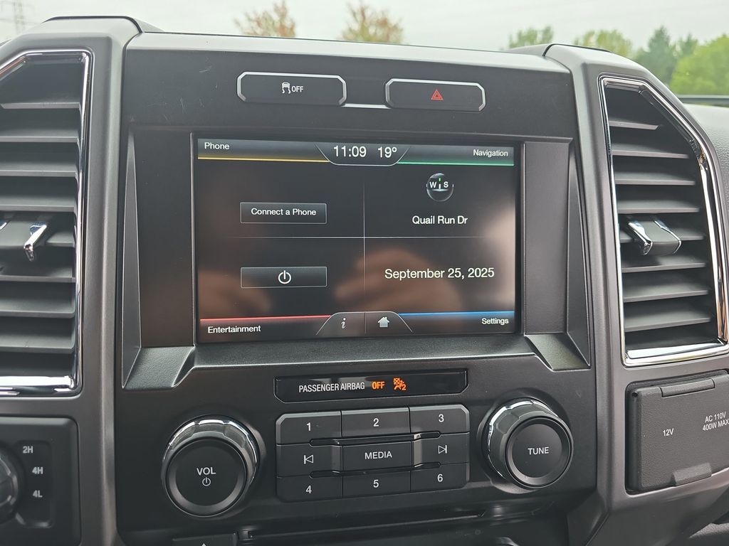 2015 Ford F-150 XLT photo 16