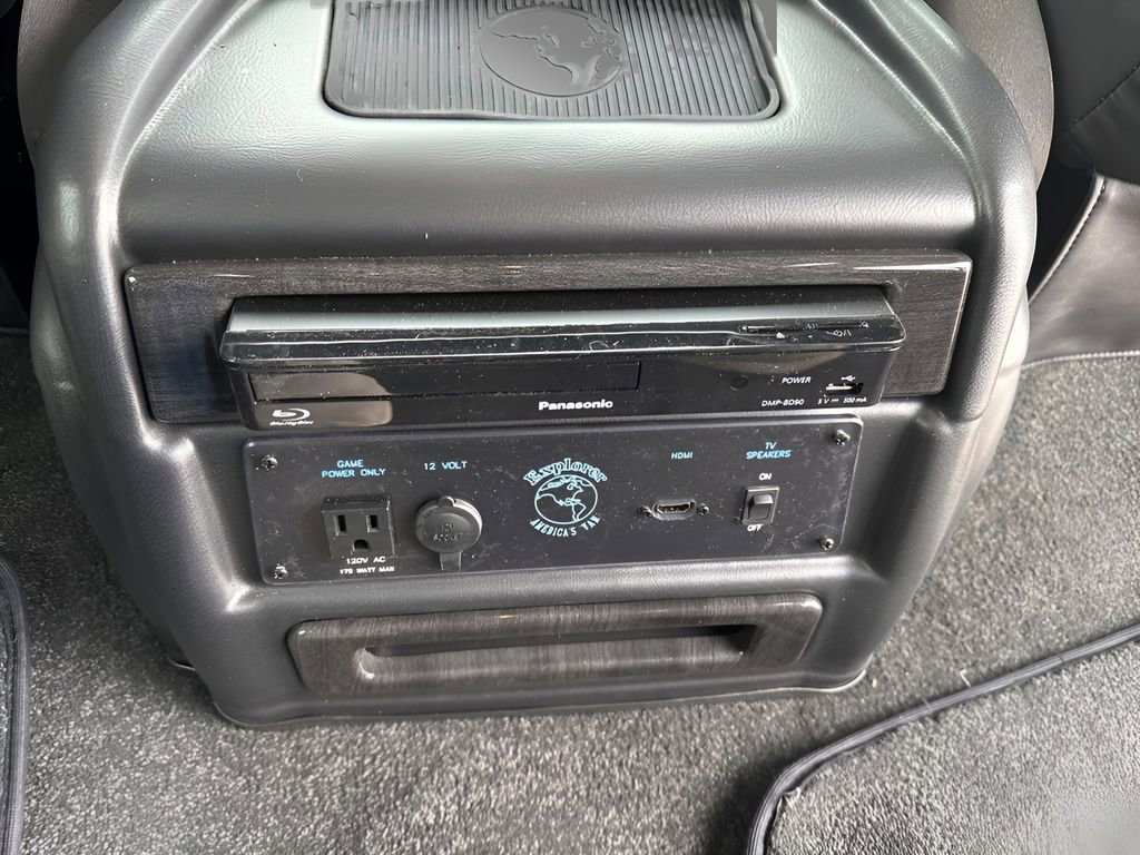 2025 Gmc Savana Cargo 2500 photo 22