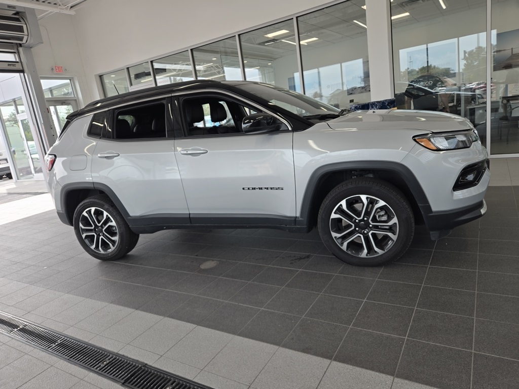 2024 Jeep Compass Limited photo 7