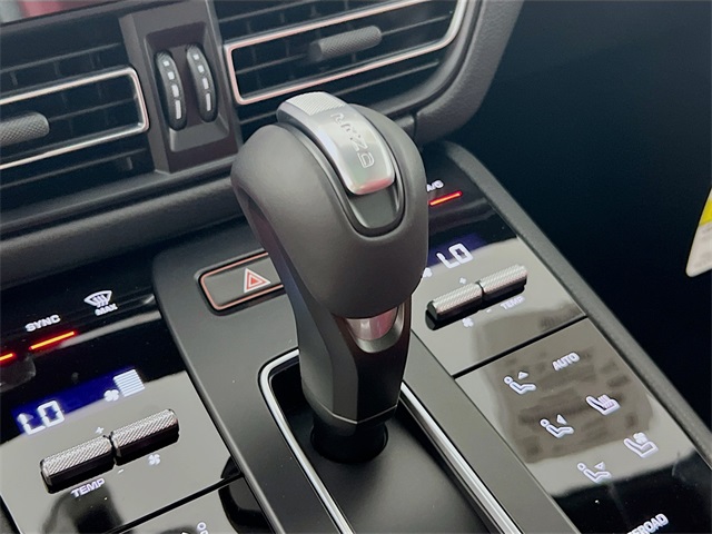 2026 Porsche Macan S photo 18