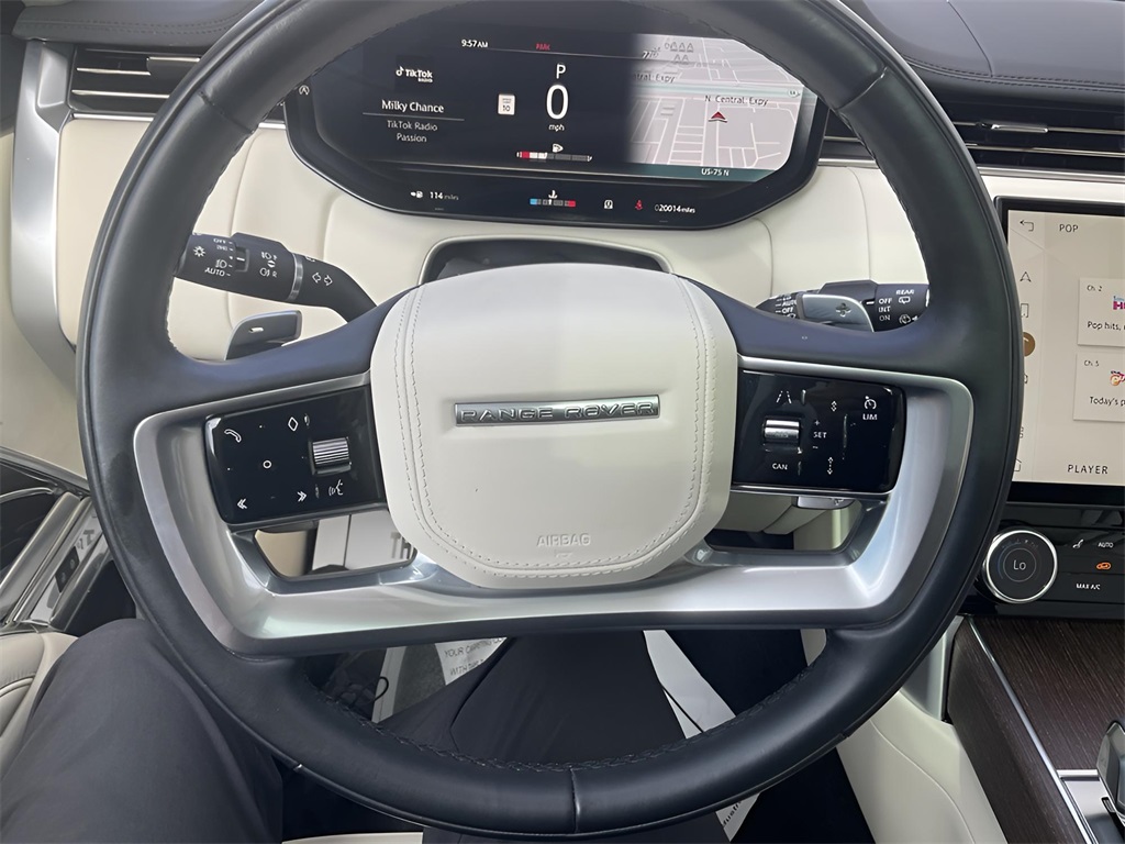 2023 Land Rover Range Rover SE photo 13
