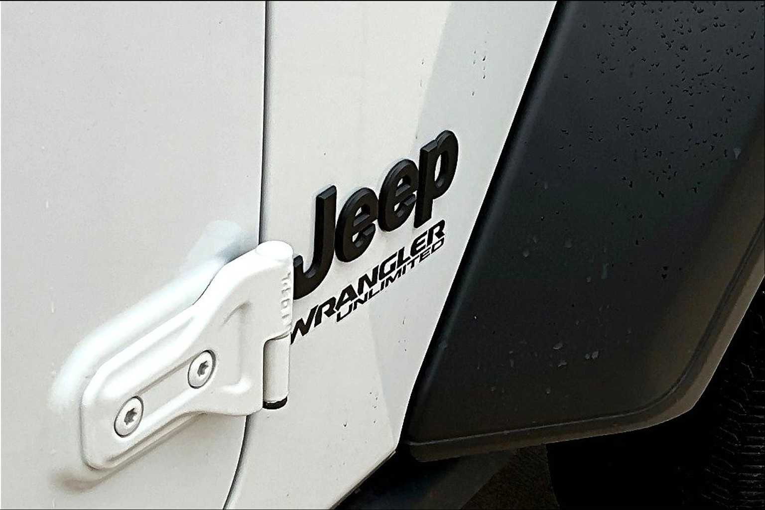 2020 Jeep Wrangler Unlimited Willys photo 45