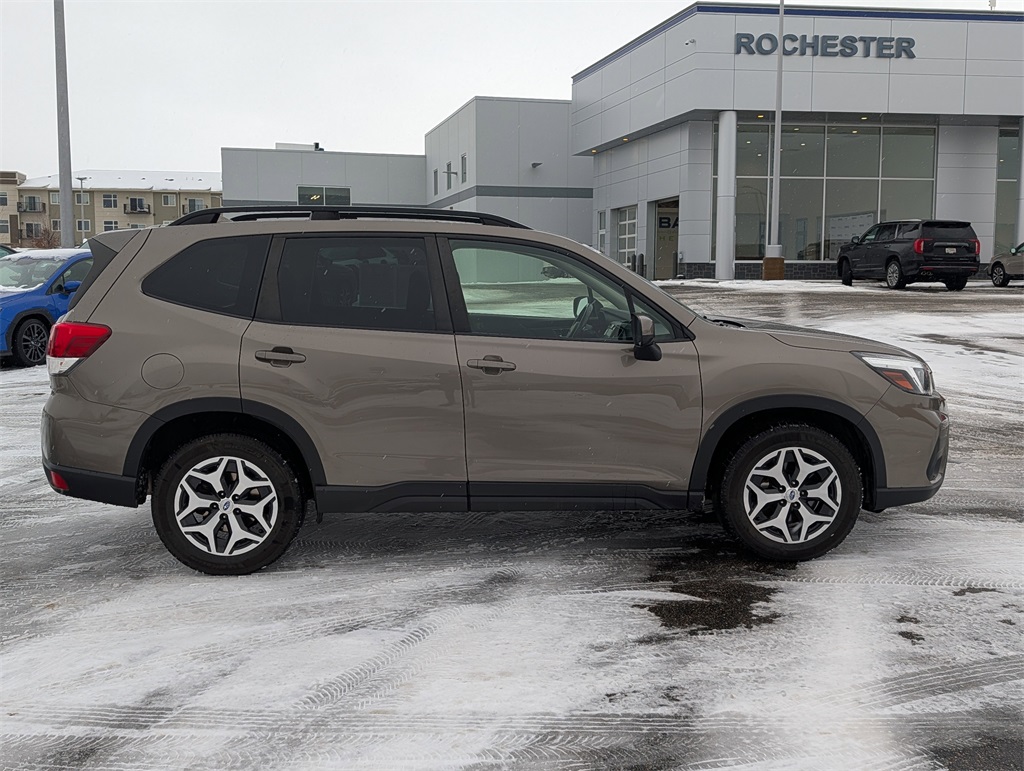 Used 2020 Subaru Forester Premium with VIN JF2SKAJC9LH506385 for sale in Rochester, Minnesota