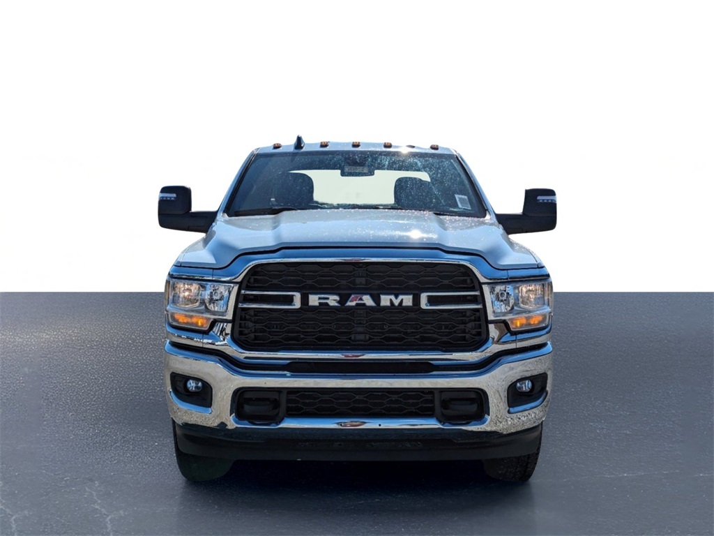 2024 Ram 2500 Tradesman photo 3