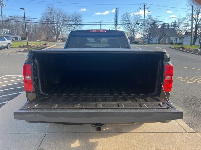 2017 Chevrolet Silverado LT photo 4