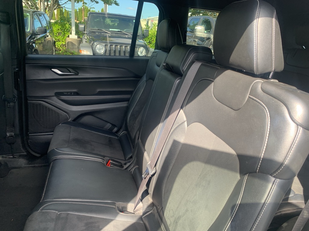 2024 Jeep Grand Cherokee Altitude photo 5