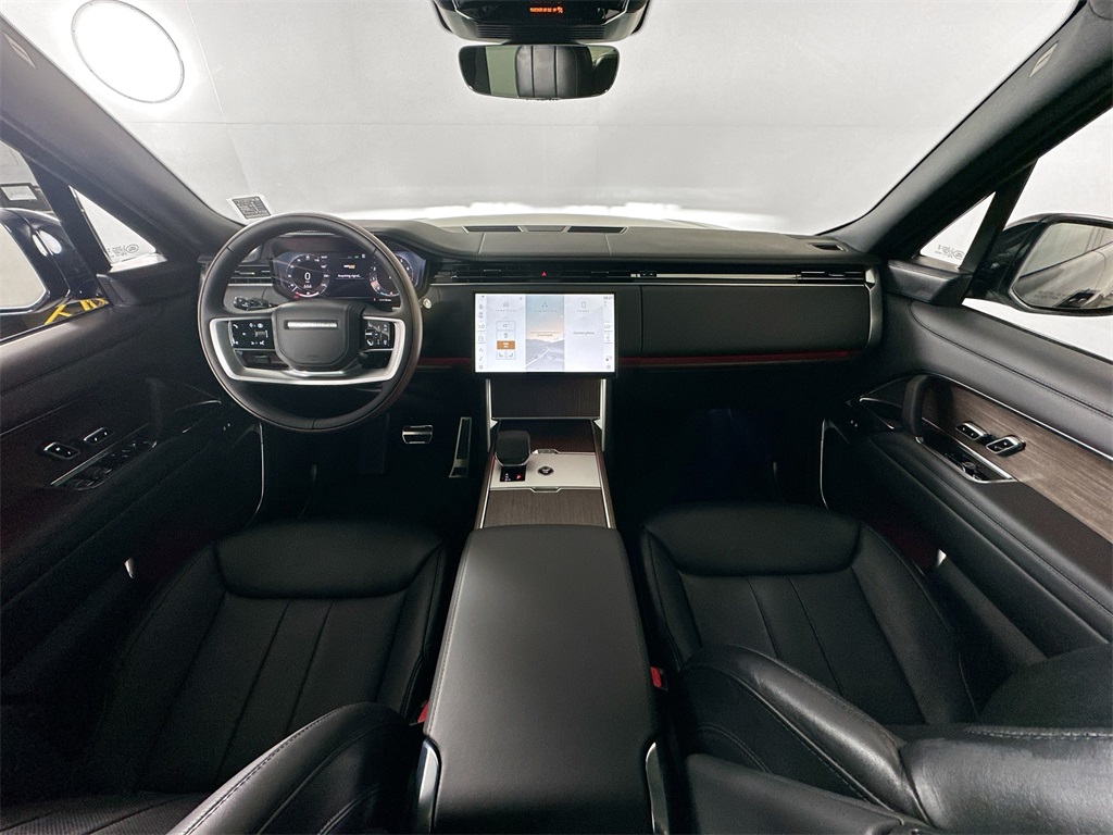 2025 Land Rover Range Rover SE photo 21