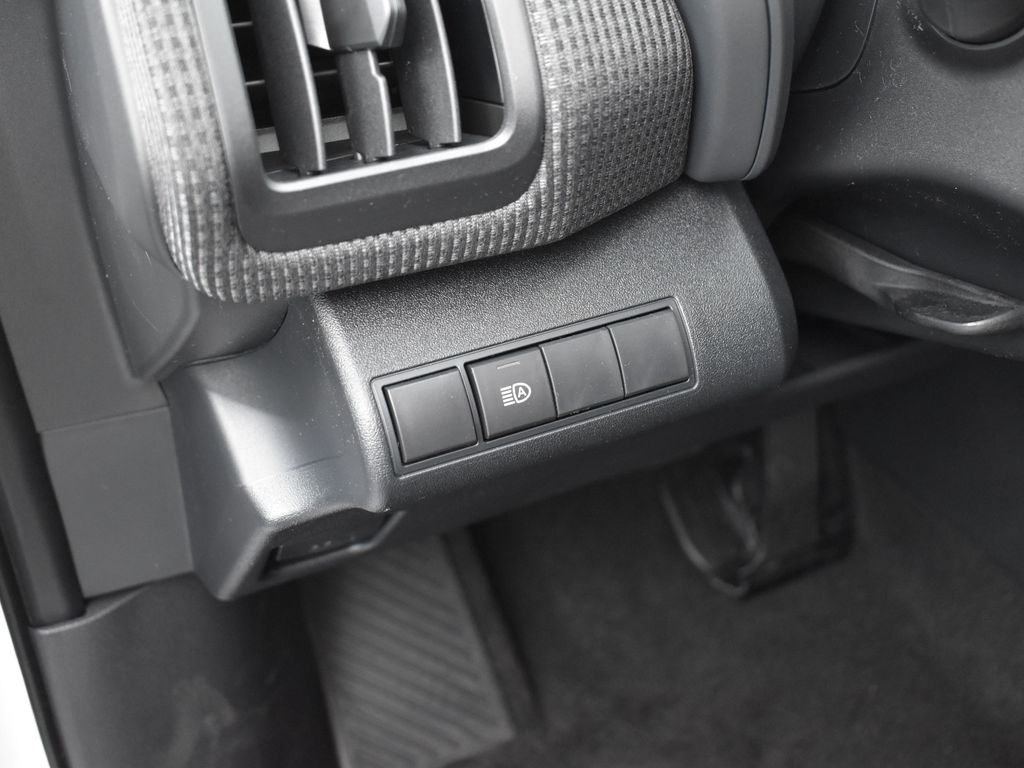 2025 Subaru Solterra Premium photo 7