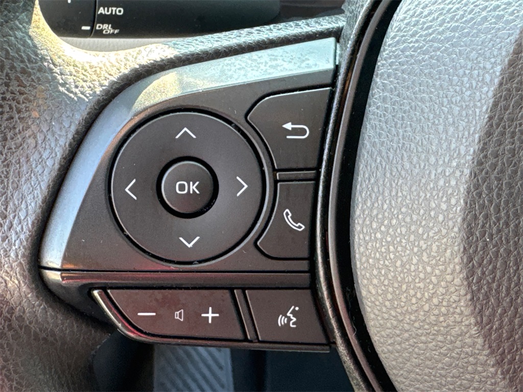 2021 Toyota Corolla LE photo 22