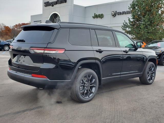 2025 Jeep Grand Cherokee Limited photo 3