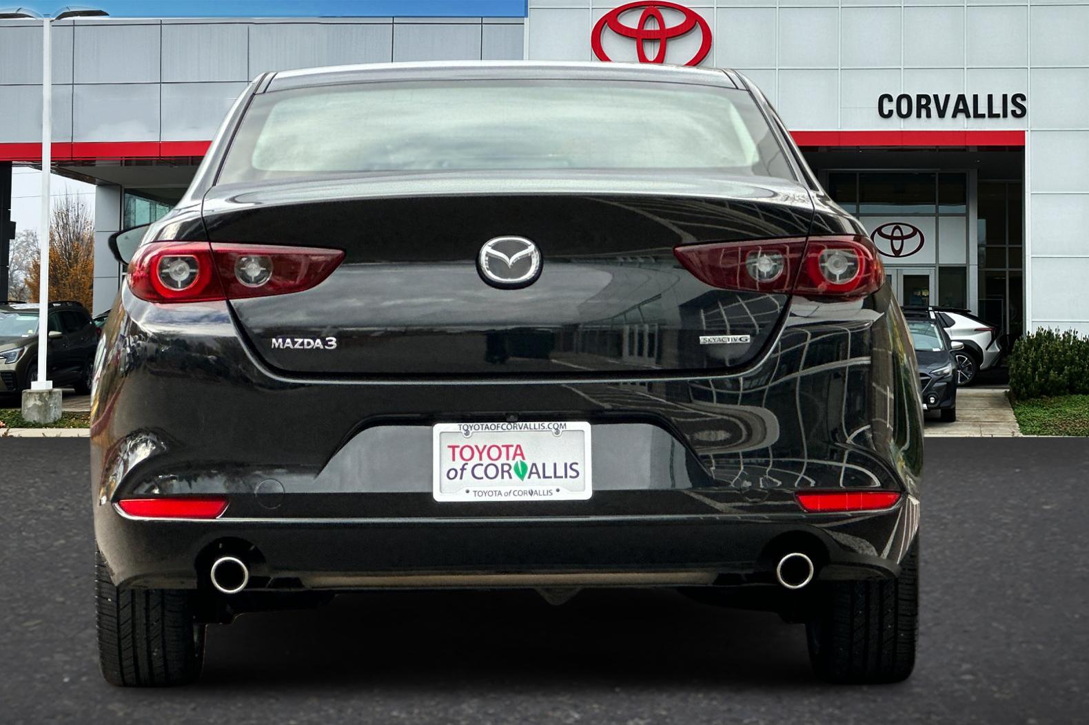 2025 Mazda Mazda3 2.5 s Preferred photo 4