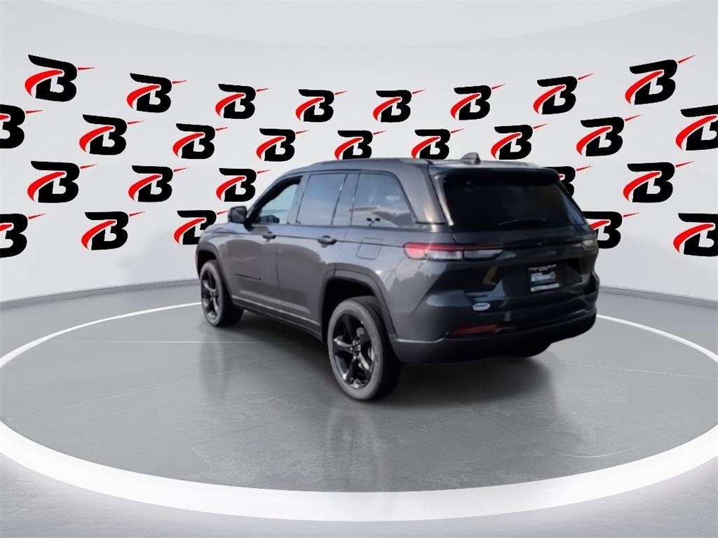 2025 Jeep Grand Cherokee Laredo Altitude photo 7