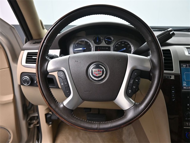 2009 Cadillac Escalade photo 2