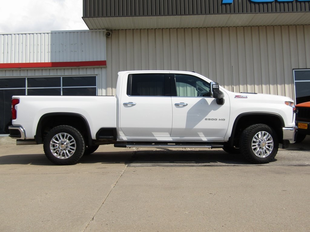 2023 Chevrolet Silverado 2500HD LTZ photo 2