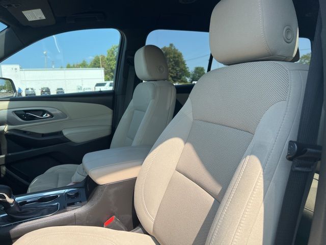 2022 Chevrolet Traverse LS photo 11
