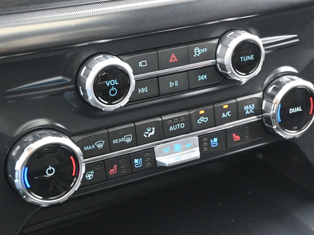 2025 Ford F-150 Lariat photo 15