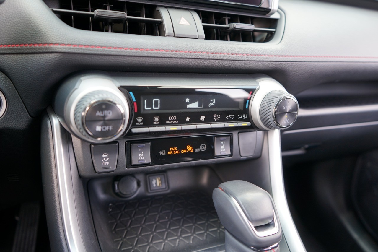 2023 Toyota RAV4 Prime SE photo 12