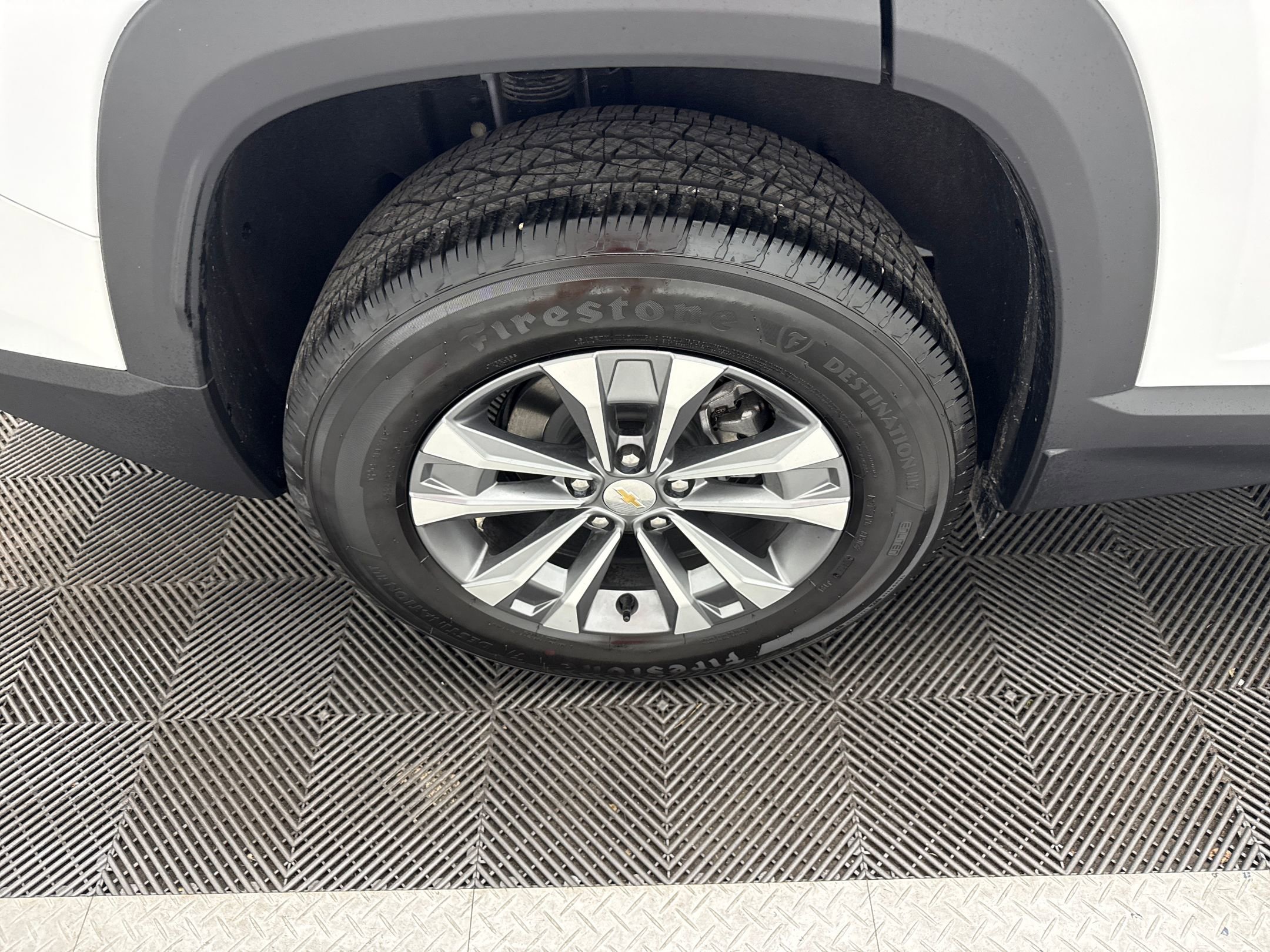 2025 Chevrolet Equinox LT photo 10