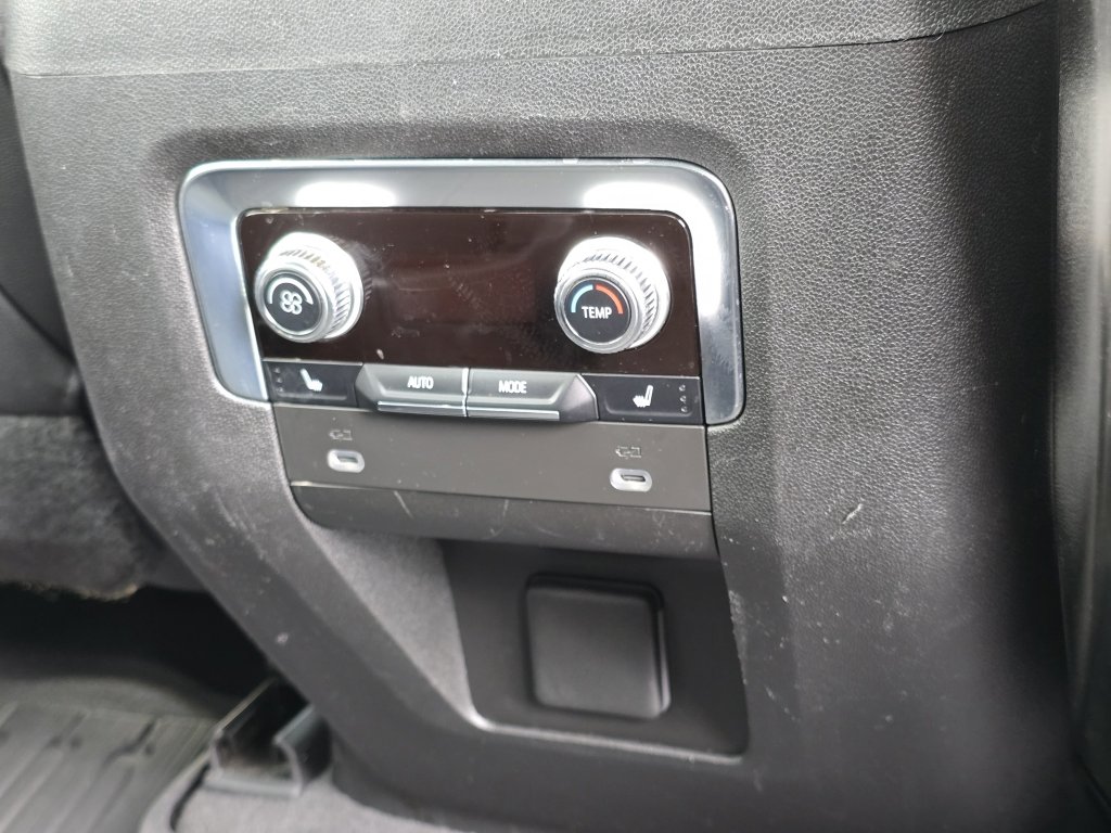 2022 Gmc Yukon SLT photo 30