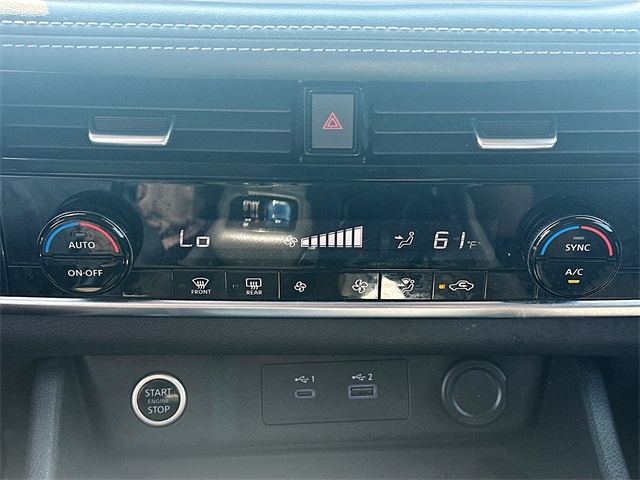2022 Nissan Rogue SV photo 16