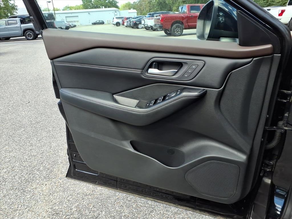 2023 Nissan Rogue SL photo 15