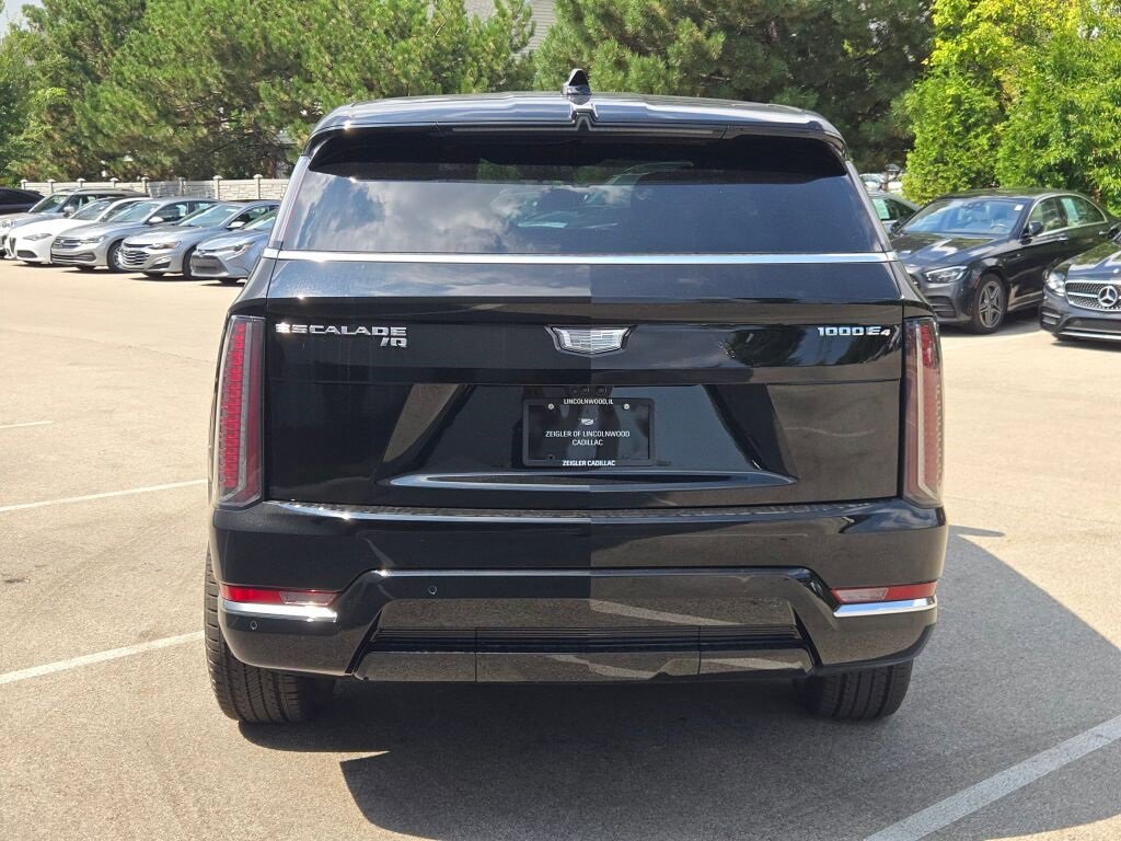 2026 Cadillac Escalade IQ Luxury photo 12