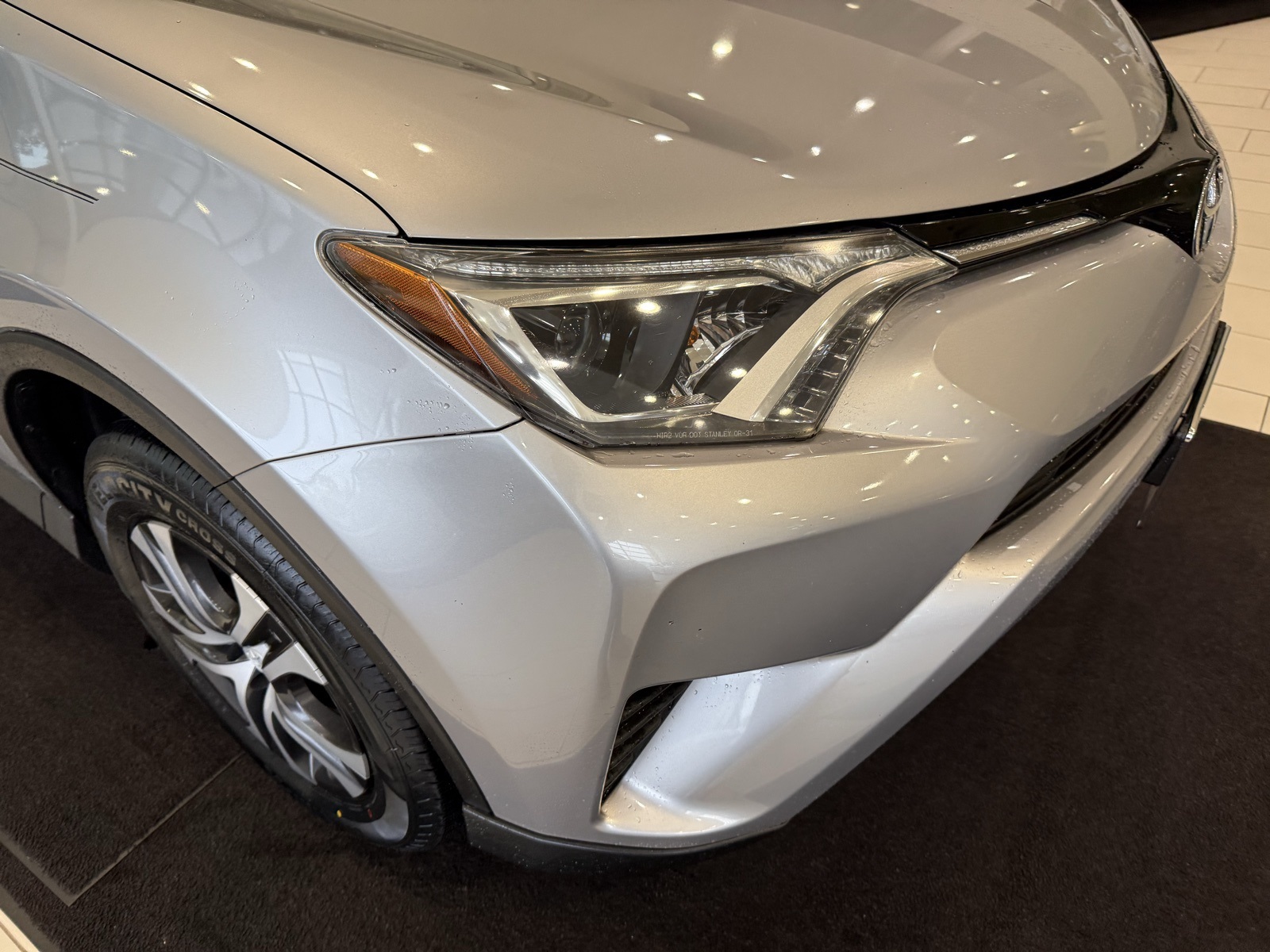 2016 Toyota RAV4 LE photo 27